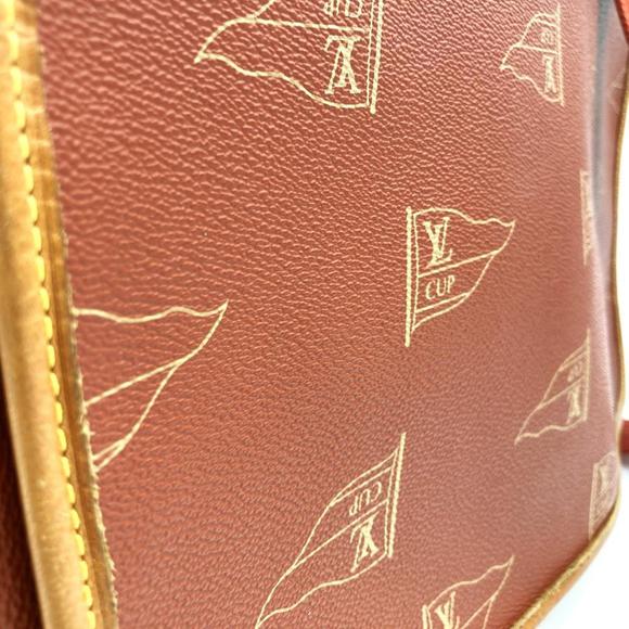 LOUIS VUITTON Orange Leather Shoulder Bag - Picture 3 of 16